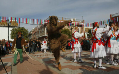 La Danza de los Locos y el Baile del Oso regresan a Fuente Carreteros