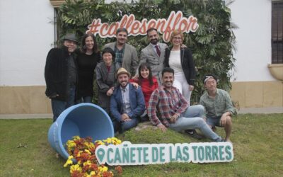 Cañete implica a los ciudadanos en una fusión del arte y las flores