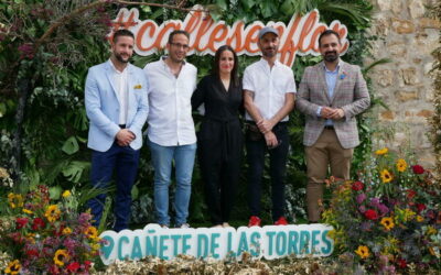 Calles en Flor inunda de primavera seis rincones de Cañete en homenaje al Prado